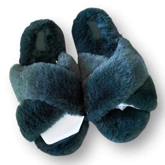 NWT Victoria Secret Pink Faux Fur Plush Dark Teal  Fuzzy Slippers Size M - Picture 1 of 9